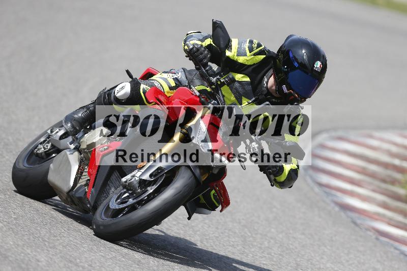 /27 12.06.2025 Ducati Schweiz Trackday Warmup  ADR/blau-bleu/ohne